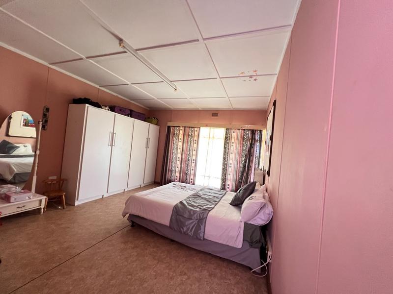6 Bedroom Property for Sale in Kathu Northern Cape